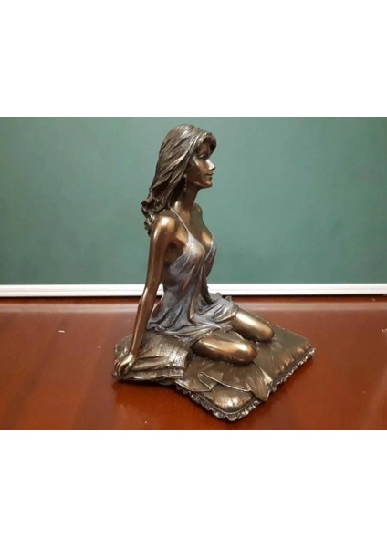 Yastıkta Oturan Mavili Küpeli Kadın Poliserin Biblo 15X12CM Bronz Kaplama 1 Adet indirimleri