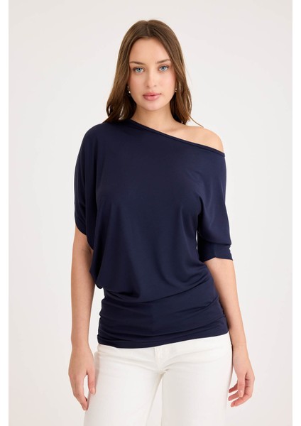Kayık Yaka Kısa Kol Modal Bluz