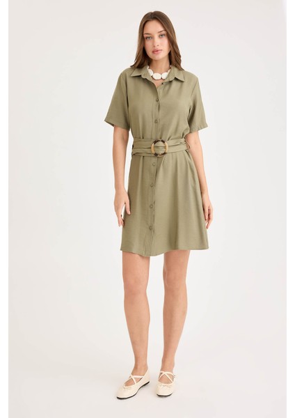 Önü Düğmeli Kısa Kol Kemerli Elbise