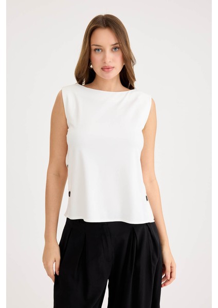 Yanları Düğmeli Sıfır Kol Modal Bluz