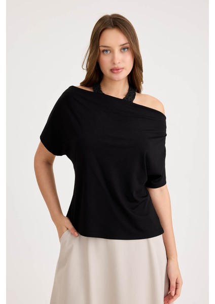 Degaje Yaka Dökümlü Bluz