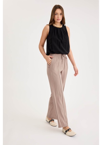 Beli Lastikli Önü Dikiş Detaylı Pantolon modelleri