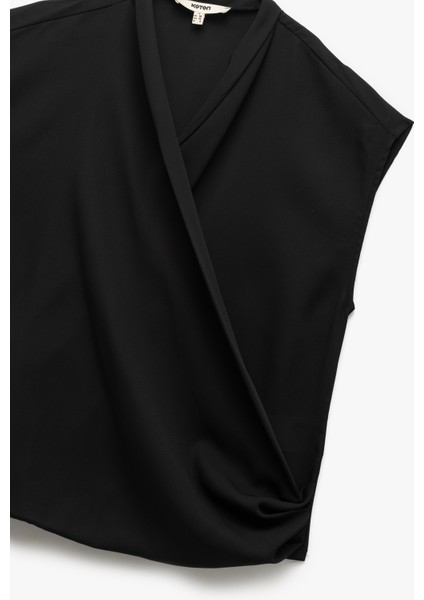 Krep Kumaş Drape Detaylı Kolsuz Kruvaze Bluz
