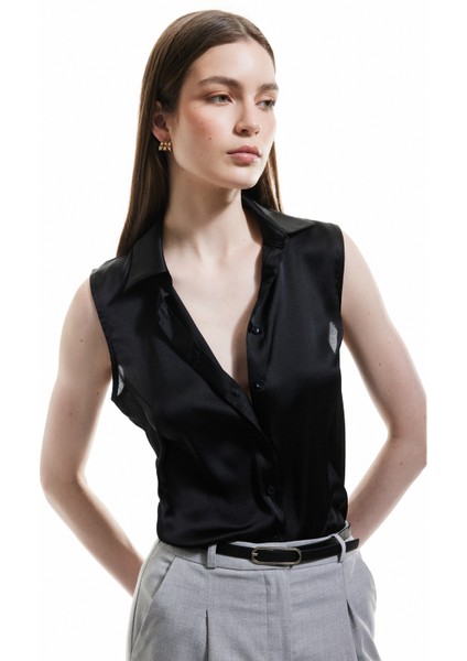 Düğmeli Klasik Yaka Kolsuz Saten Gömlek modelleri