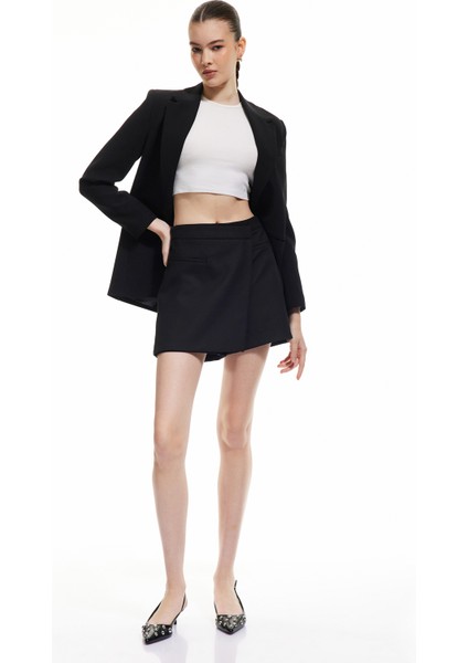 Regular Fit Asimetrik Kruvaze Krep Mini Şort Etek
