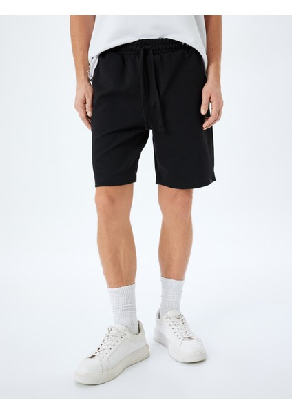 Cep Detaylı Bermuda Beli Bağcıklı Şort modelleri