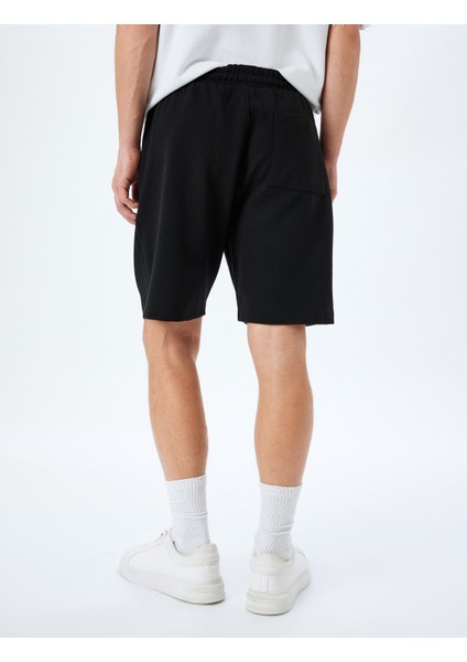 Cep Detaylı Bermuda Beli Bağcıklı Şort fırsatları