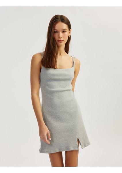 Yırtmaç Detaylı Ince Askılı Viskon Karışımlı Bodycon Mini Elbise