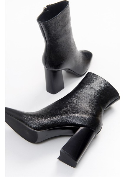 Tılla Black Patent Bootie