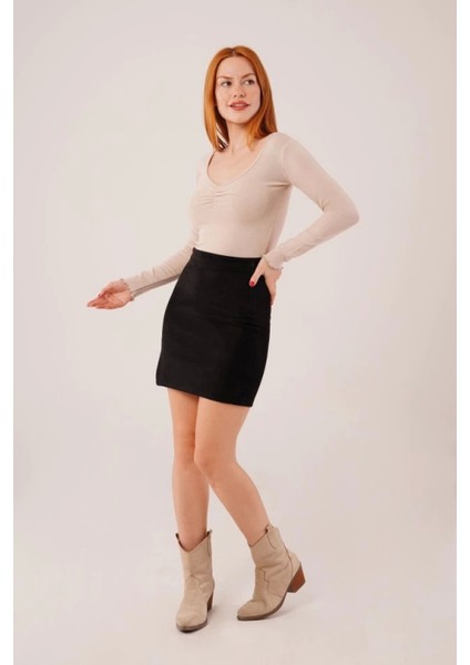 - Geniş Yaka Basic Body Bluz