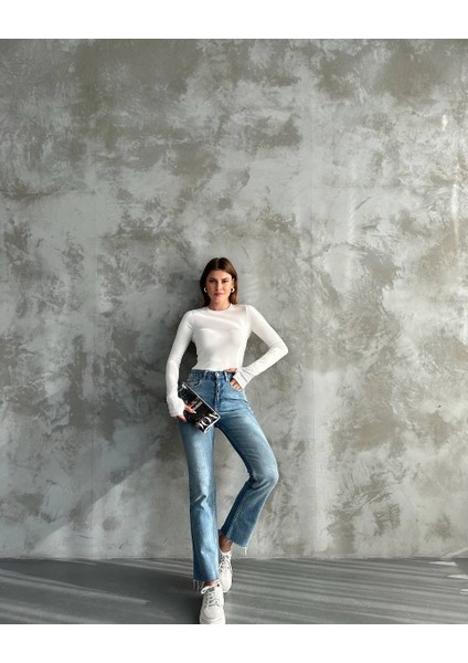 Parmak Geçmeli Uzun Kol Body - Modern ve Konforlu Tasarım