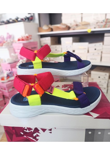 Çok Renkli Düz Taban Günlük Kadın Spor Sandalet