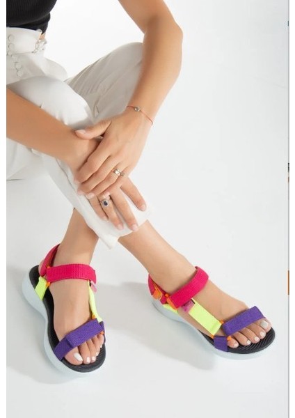 Çok Renkli Düz Taban Günlük Kadın Spor Sandalet fiyatları