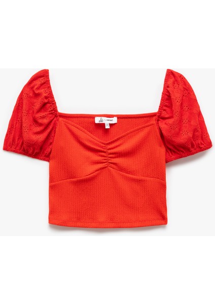 Balon Kollu Brode Detaylı Kalp Yaka Crop Tişört fırsatları