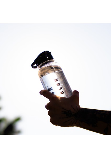 Pratik Flip-Top Kapaklı Polikarbon Su Şişesi - 550 Ml.