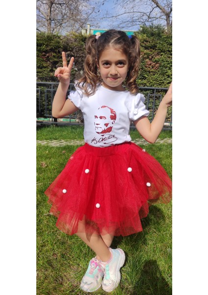 23 Nisan Atatürk Baskılı Omuzu Kolu Fırfırlı Tişört Kız Çocuk - 2-9 Yaş - Beyaz Kırmızı Simli - 2088
