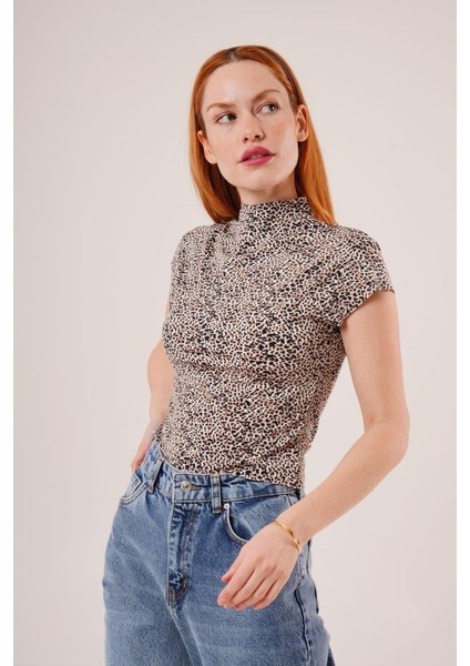 Leopar Desen Kısa Kollu Basic T-Shirt
