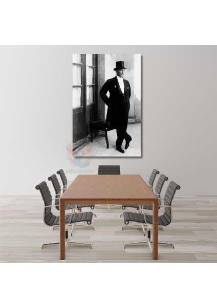 Kanvas Atatürk Tablo Modeli Şapkalı Atatürk Görseli Dikey Duvar Tablosu