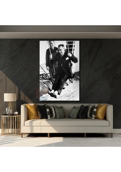 Salıncakta Sallanan Atatürk Görseli Kanvas Tablo Modeli Atatürk Tablosu modelleri