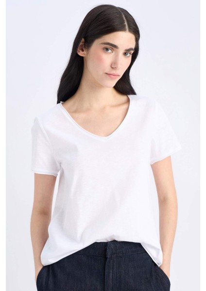 Regular Fit V Yaka Basic Düz Kısa Kollu BeyazTişört K1507AZ25SM