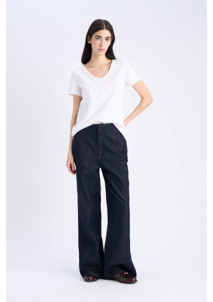 Regular Fit V Yaka Basic Düz Kısa Kollu BeyazTişört K1507AZ25SM