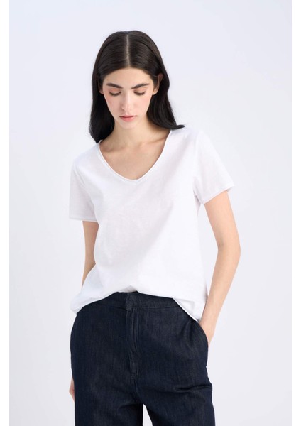 Regular Fit V Yaka Basic Düz Kısa Kollu BeyazTişört K1507AZ25SM