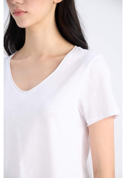 Regular Fit V Yaka Basic Düz Kısa Kollu BeyazTişört K1507AZ25SM