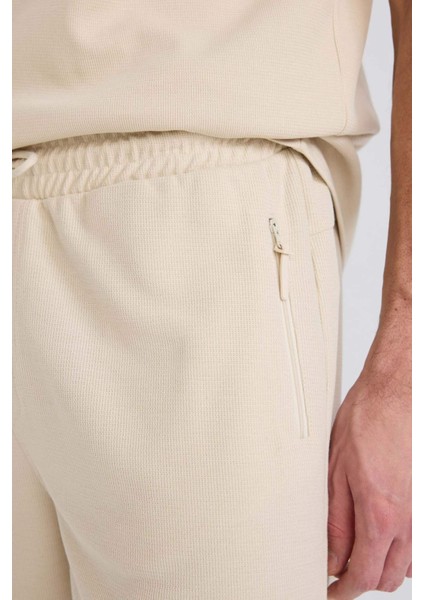 Regular Fit Düz Paça Cepli Basic Düz Şort B8792AX25SM