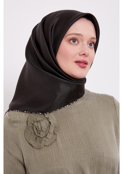 Haki Çizgili Twill Ipek Eşarp modelleri