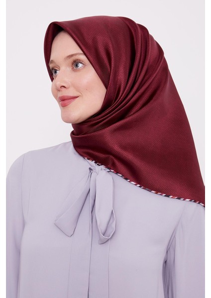 Vişne Benekli Twill Ipek Eşarp