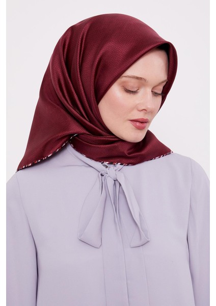 Vişne Benekli Twill Ipek Eşarp