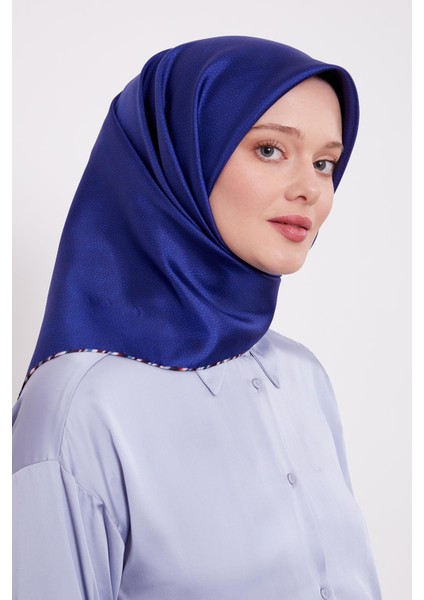 Saks Benekli Twill Ipek Eşarp modelleri