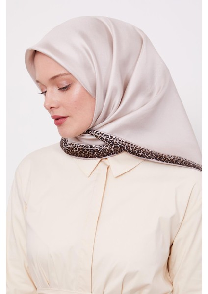 Ekru Şerit Leopar Desen Twill İpek Eşarp