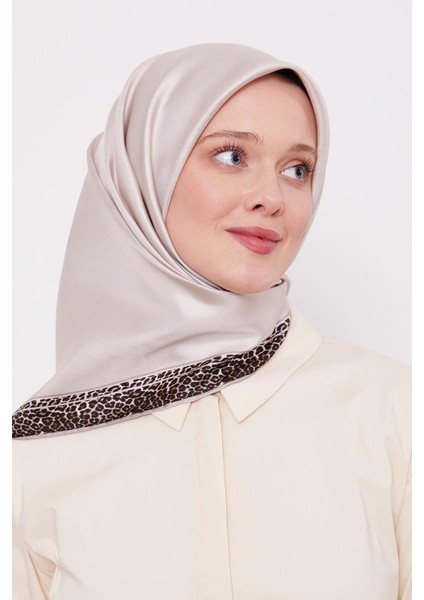 Ekru Şerit Leopar Desen Twill İpek Eşarp fiyatları
