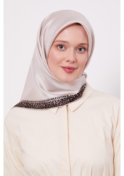 Ekru Şerit Leopar Desen Twill İpek Eşarp fırsatları
