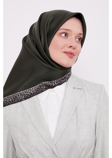 Haki Şerit Leopar Desen Twill İpek Eşarp fiyatları