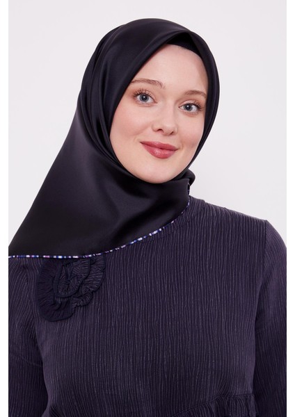 Siyah Çizgili Twill Ipek Eşarp fırsatları