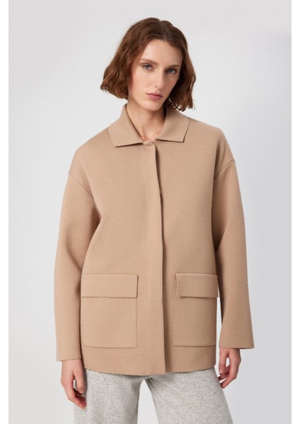 Bej Gömlek Yaka Cep Detaylı Kadın Ceket fiyatları