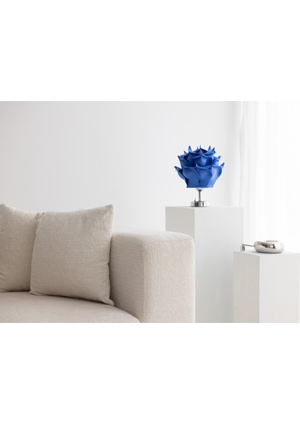Dekor Yapay Eva Çiçeği Kablosuz Masa Lambası Alt Gümüş Üst Saks Mavisi ( 9V Pil 75-90 Saat)