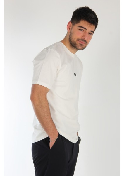 2702 Baskı 2 - Worldwıde 1 Baskılı 18*1 Süprem O Yaka T-Shirt