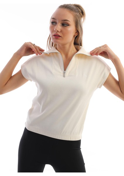 Ekru Dik Yaka Kaşkorse Regular Fit Pamuklu Kadın Tişört