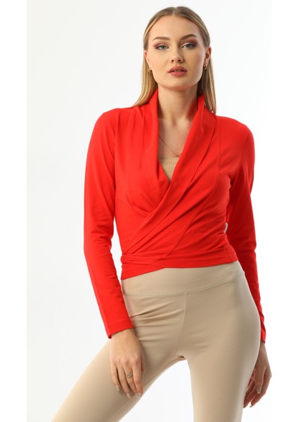 Kırmızı Bağlamalı Kadın Hırka