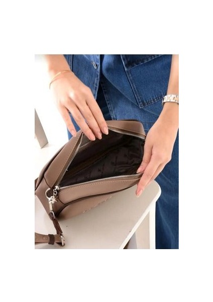 Polo Of Colors Kadın Omuz Çantası Ölçüler 20X28 modelleri