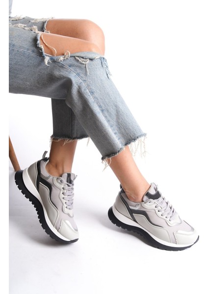 Siyah Krem Fileli Comfort Tabanlı Rahat Bağcıklı Günlük Kadın Sneaker Spor Ayakkabı