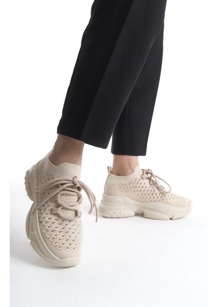 Siyah Yüksek Taban Rahat Yumuşak Parlak Şerit Detaylı Kadın Günlük Spor Yürüyüş Ayakkabısı Sneaker