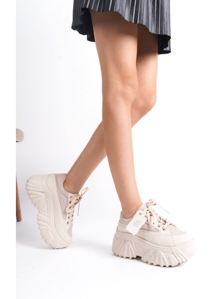 Yandan Turuncu Detaylı Beyaz Yüksek Tabanlı Rahat Bağcıklı Günlük Kadın Sneaker Spor Ayakkabı modelleri