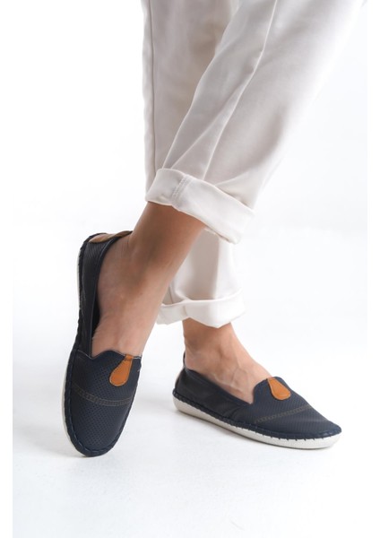 Kadın Deri Babet Düz Rahat Taban Dikiş Detaylı Tam Kalıp Ayakkabı fiyatları