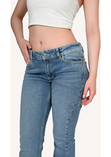 Kadın Yüksek Bel Flare Paça Mavi Kot Pantolon - Rahat ve Şık Denim