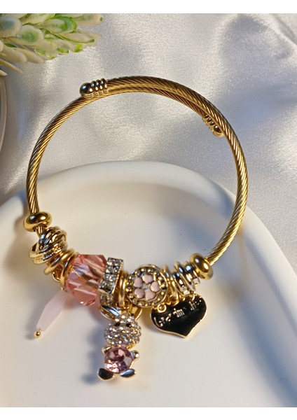 Gold Pembe Tavşan Figürlü Charm Bileklik fiyatları