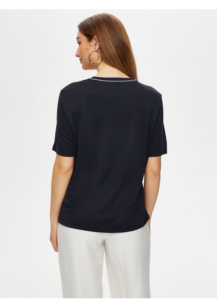 Kontrast Şerit Detaylı Yuvarlak Yaka Kaşkorse T-Shirt S25TSH083 modelleri